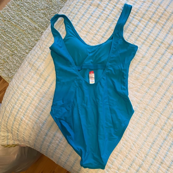 Bathing suit - Picture 2 of 2